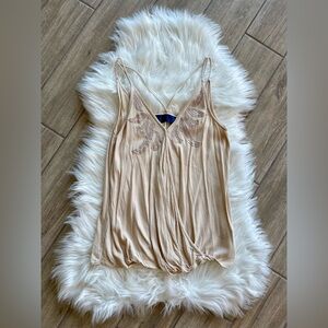 Elegant Cream Women's Spaghetti Strap Top Size Medium by Blue Rain